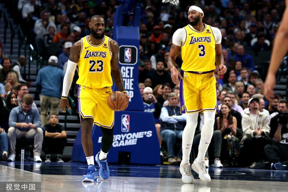 截然不同的 截然不同的